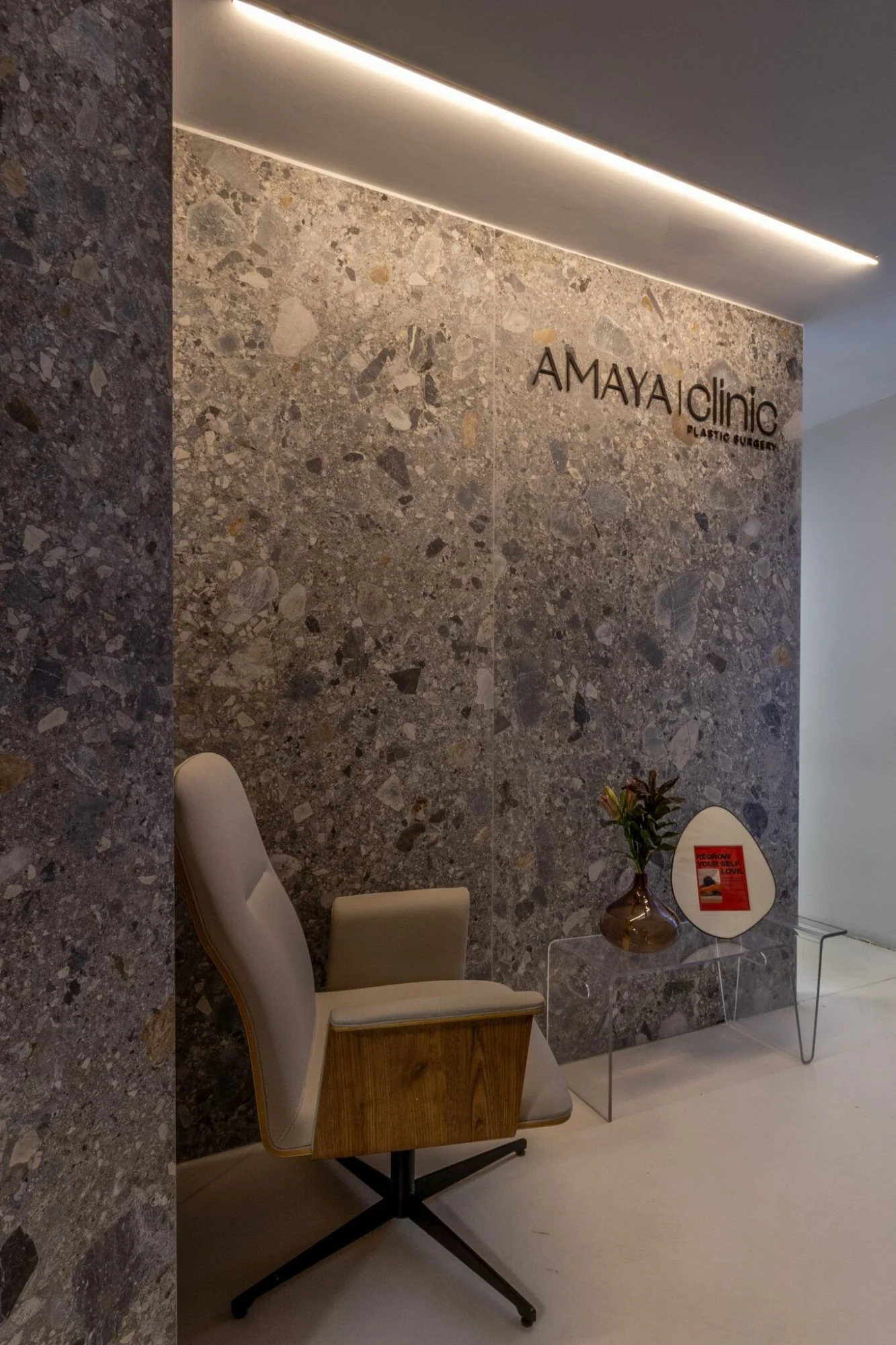 Amaya Hair Clinic reception lobby in Bogotá, Colombia
