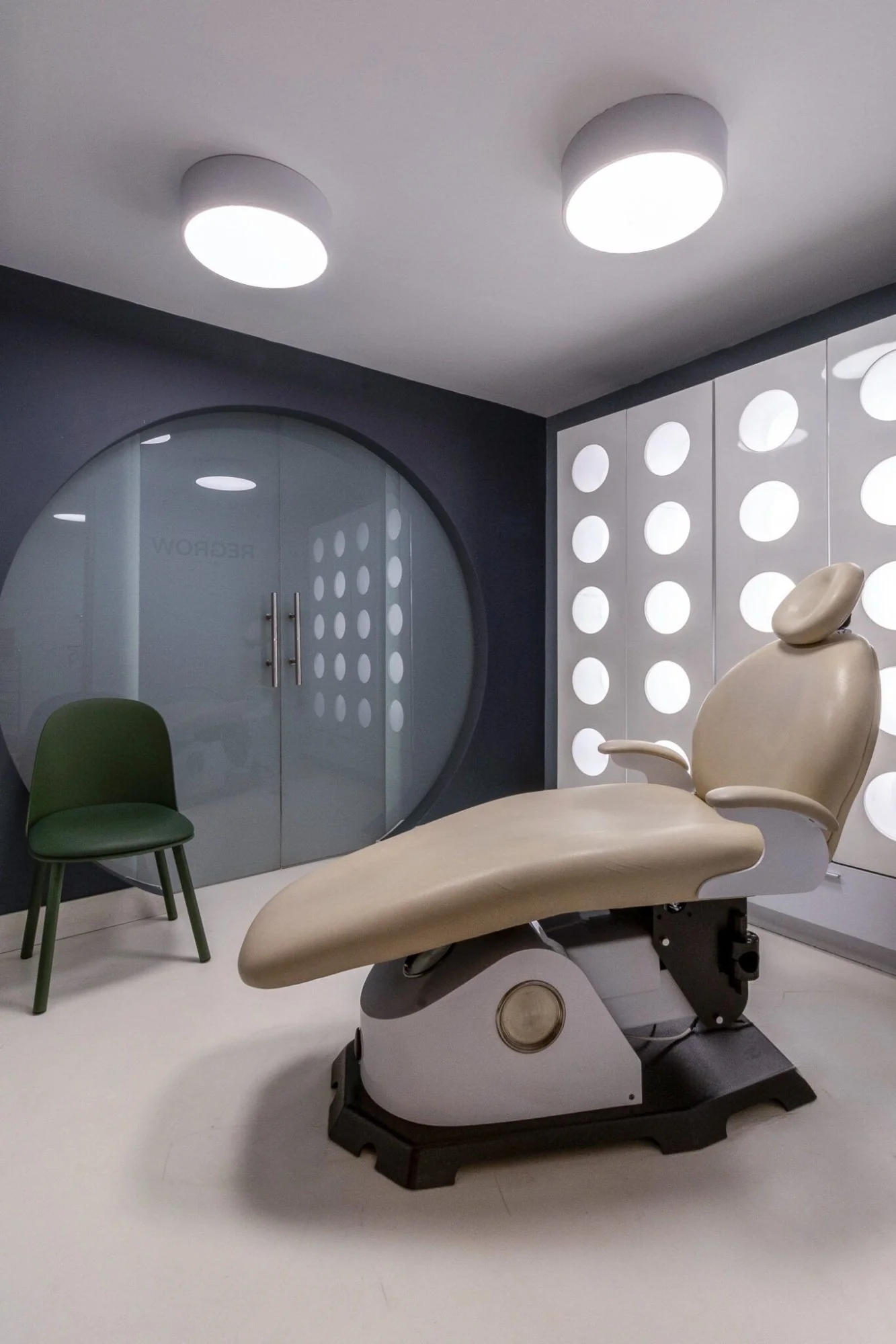 Amaya Hair Clinic procedure room interior — sterile surgical environment