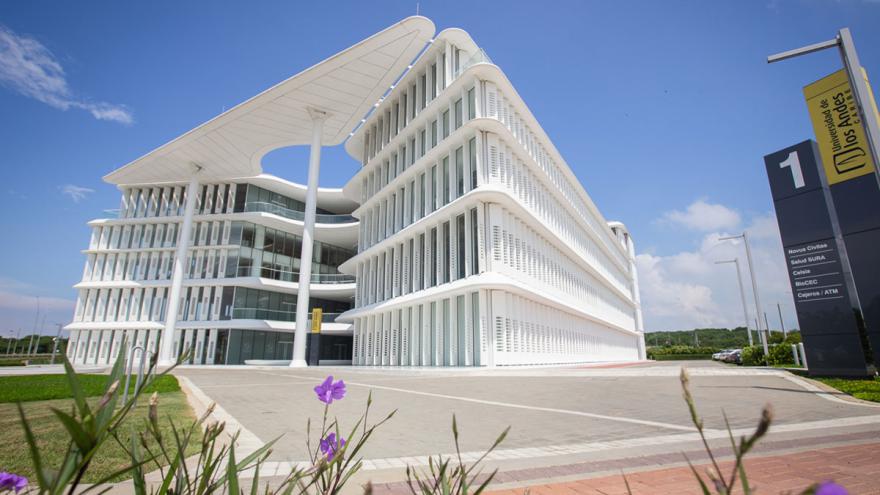 Reprotec clinic building exterior in Cartagena, Colombia